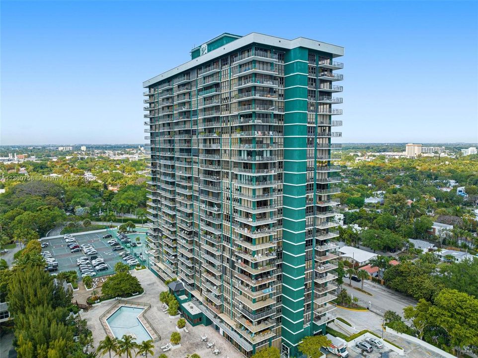 Recently Sold: $400,000 (2 beds, 2 baths, 1235 Square Feet)