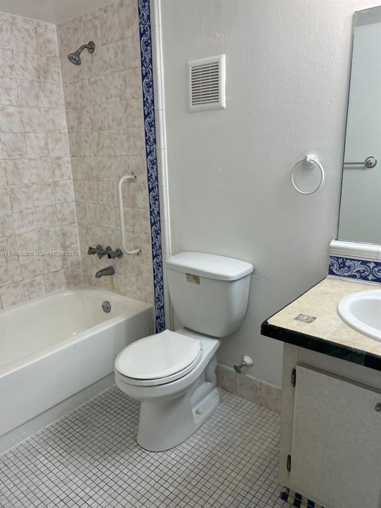 Recently Rented: $1,650 (1 beds, 1 baths, 728 Square Feet)