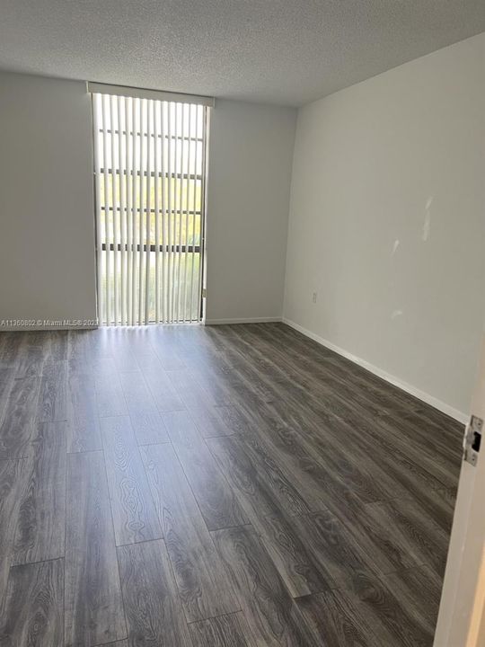 Recently Rented: $1,650 (1 beds, 1 baths, 728 Square Feet)