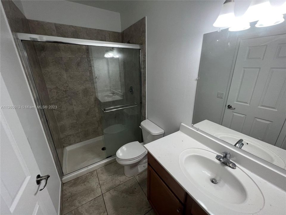 最近租的: $2,950 (3 贝兹, 2 浴室, 1338 平方英尺)