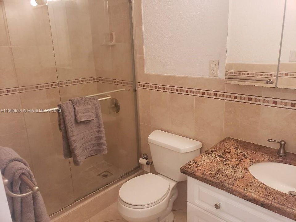 Недавно арендовано: $2,600 (1 спален, 1 ванн, 770 Квадратных фут)