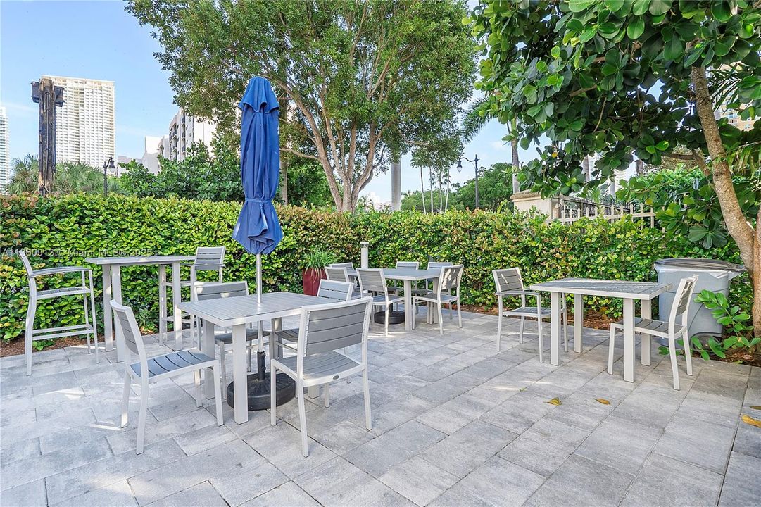 For Rent: $5,500 (2 beds, 2 baths, 1310 Square Feet)