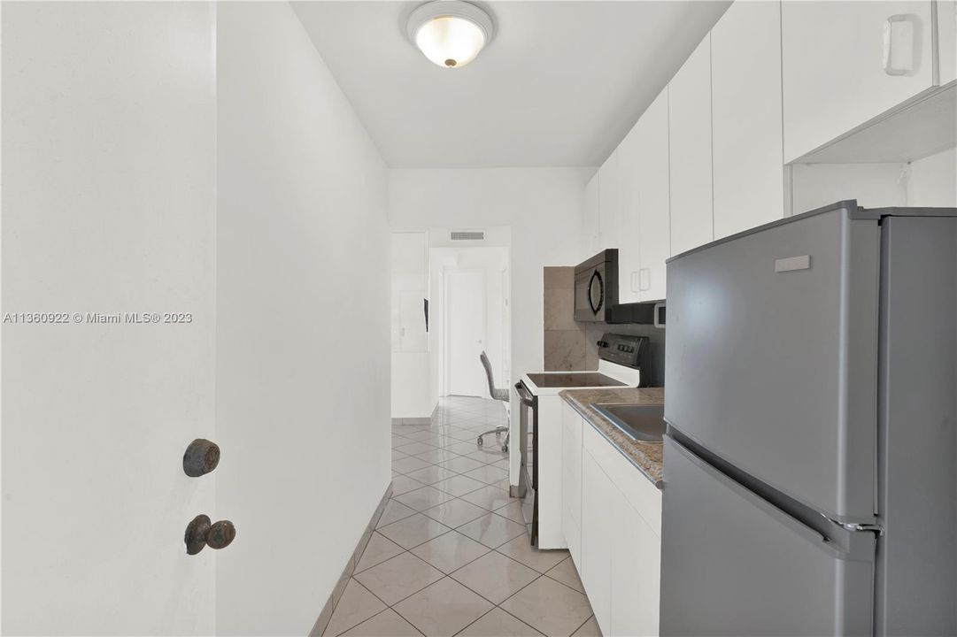 Recently Sold: $250,000 (1 beds, 1 baths, 653 Square Feet)