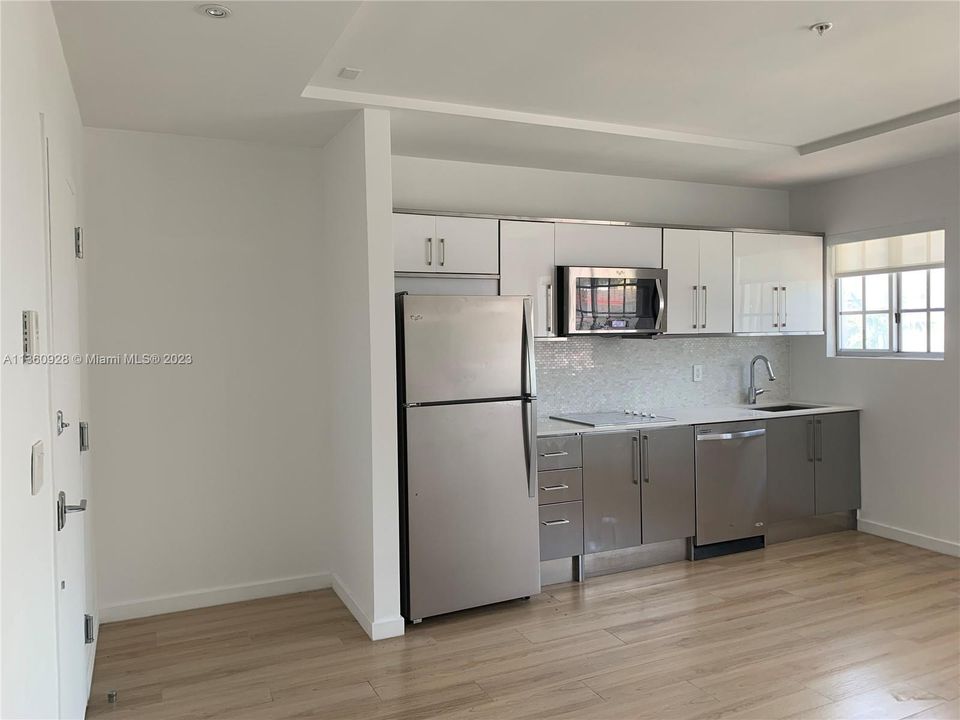 Недавно продано: $250,000 (1 спален, 1 ванн, 394 Квадратных фут)