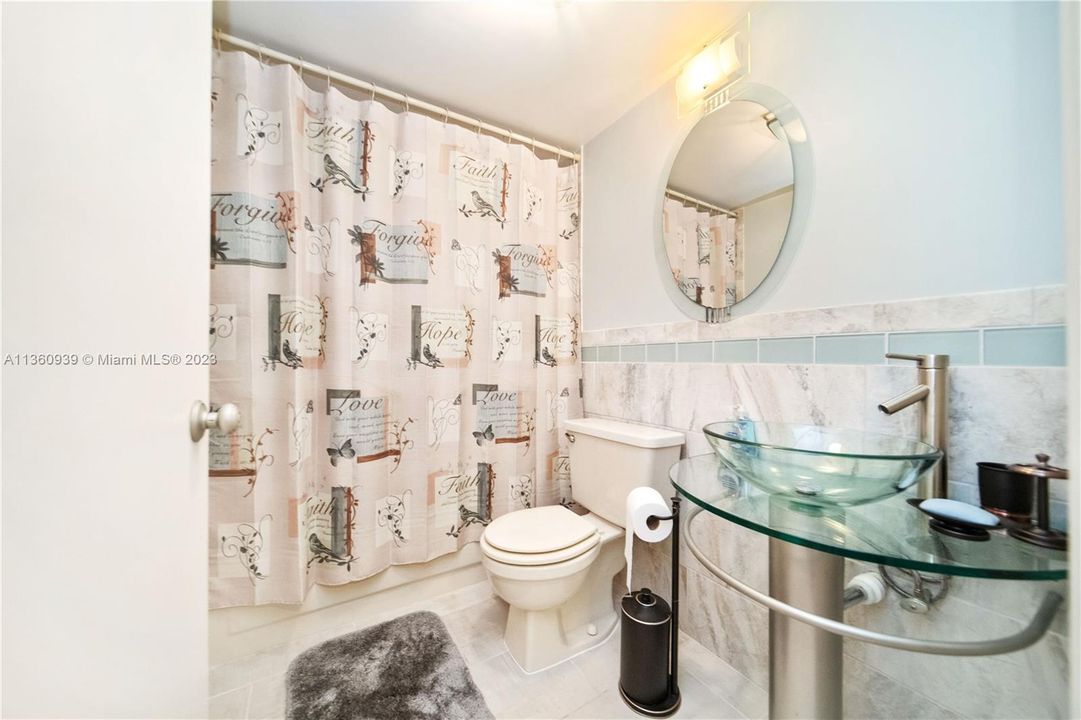 Recently Rented: $3,800 (3 beds, 2 baths, 1505 Square Feet)