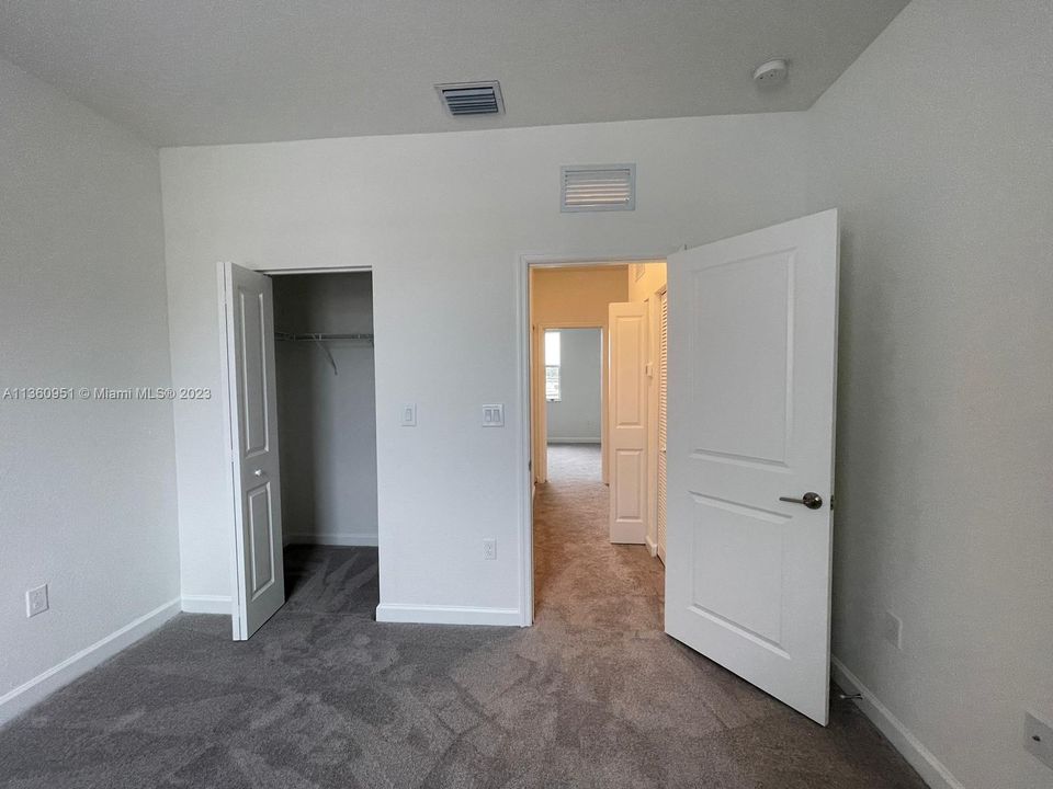 Recently Rented: $3,100 (3 beds, 3 baths, 1328 Square Feet)