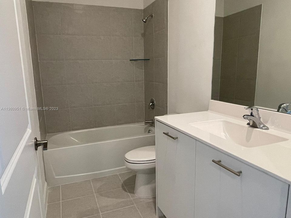 Недавно арендовано: $3,100 (3 спален, 3 ванн, 1328 Квадратных фут)