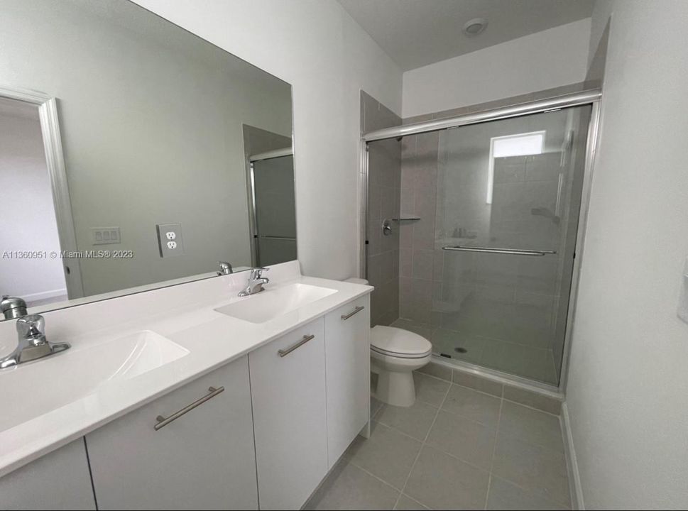 最近租的: $3,100 (3 贝兹, 3 浴室, 1328 平方英尺)