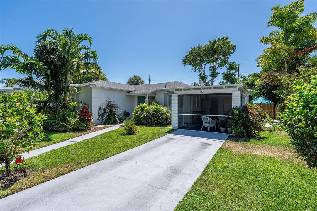 Recently Sold: $450,000 (2 beds, 1 baths, 1118 Square Feet)