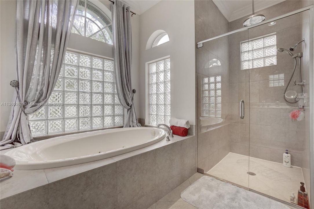 Недавно арендовано: $12,000 (5 спален, 4 ванн, 0 Квадратных фут)