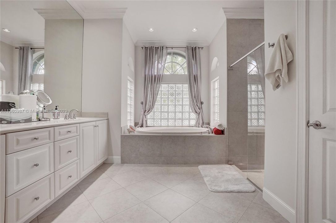 Недавно арендовано: $12,000 (5 спален, 4 ванн, 0 Квадратных фут)