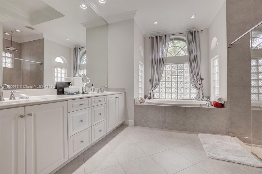 Недавно арендовано: $12,000 (5 спален, 4 ванн, 0 Квадратных фут)