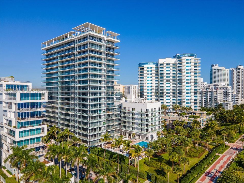 Recently Sold: $4,525,000 (3 beds, 3 baths, 2326 Square Feet)