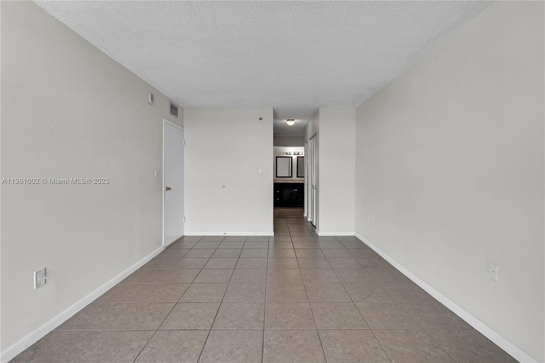 Recently Sold: $575,000 (2 beds, 2 baths, 1145 Square Feet)