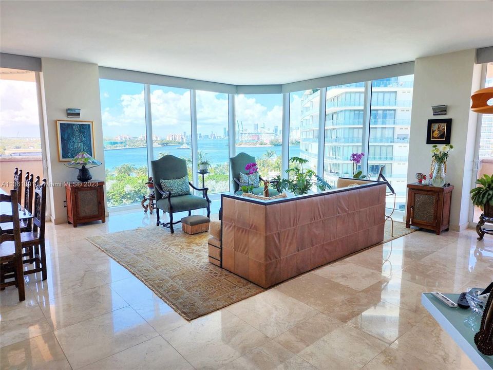 Recently Sold: $2,955,000 (3 beds, 2 baths, 2340 Square Feet)
