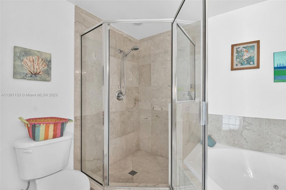 最近售出: $558,900 (2 贝兹, 2 浴室, 1251 平方英尺)