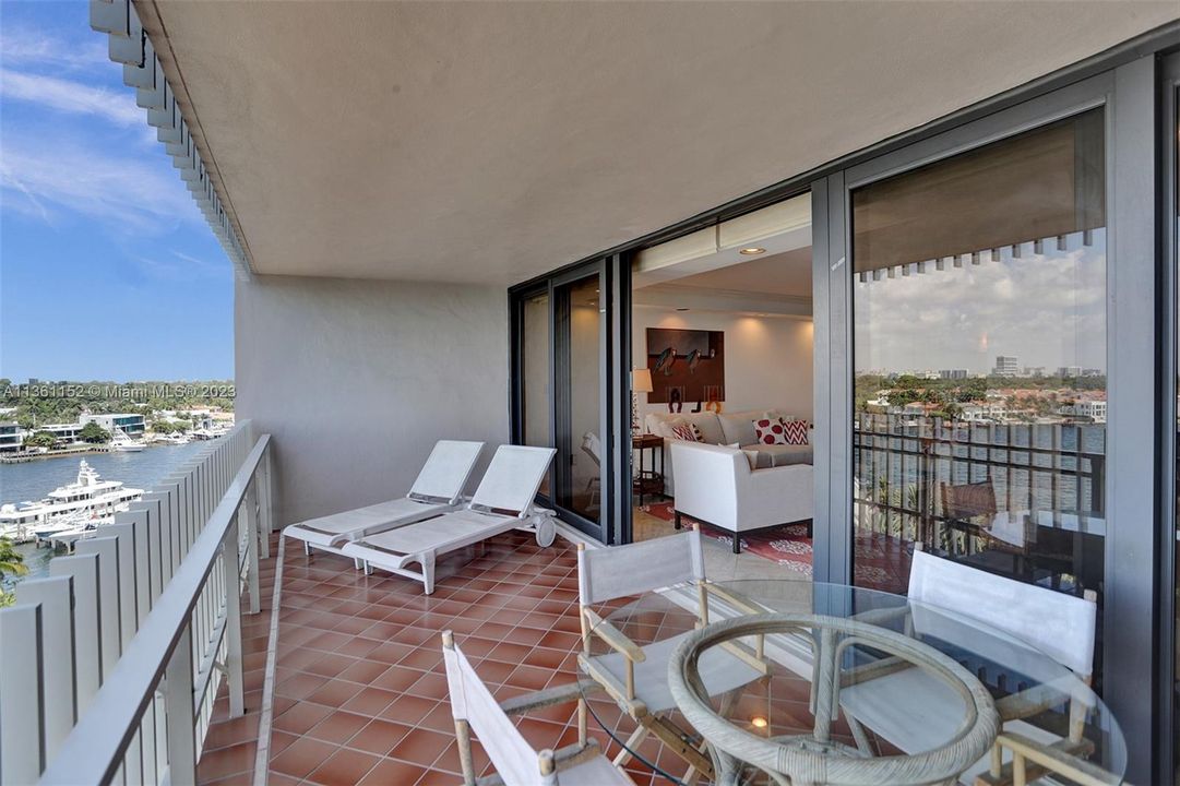 Recently Sold: $1,595,000 (2 beds, 2 baths, 1642 Square Feet)
