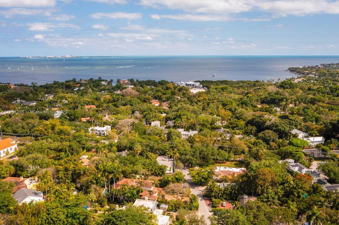 Recently Sold: $1,950,000 (3 beds, 2 baths, 1760 Square Feet)