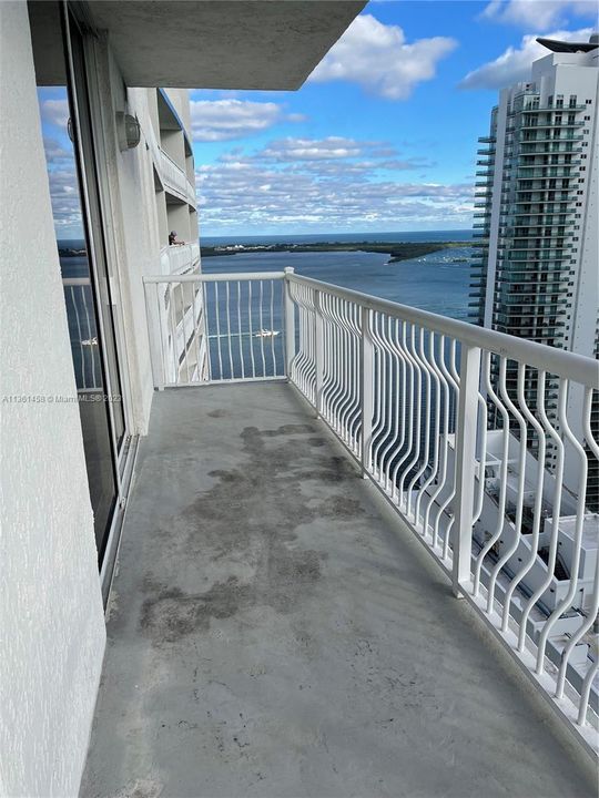 Vendido Recientemente: $899,000 (2 camas, 2 baños, 1105 Pies cuadrados)