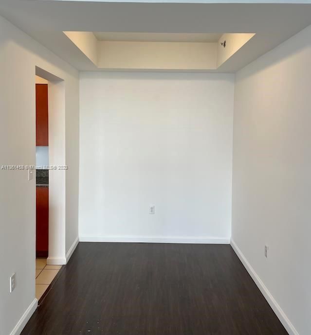 Vendido Recientemente: $899,000 (2 camas, 2 baños, 1105 Pies cuadrados)