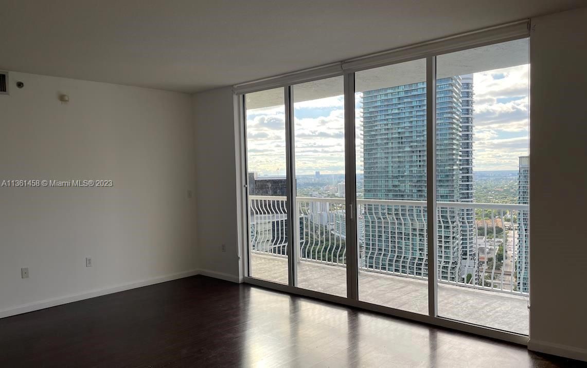Recently Sold: $899,000 (2 beds, 2 baths, 1105 Square Feet)