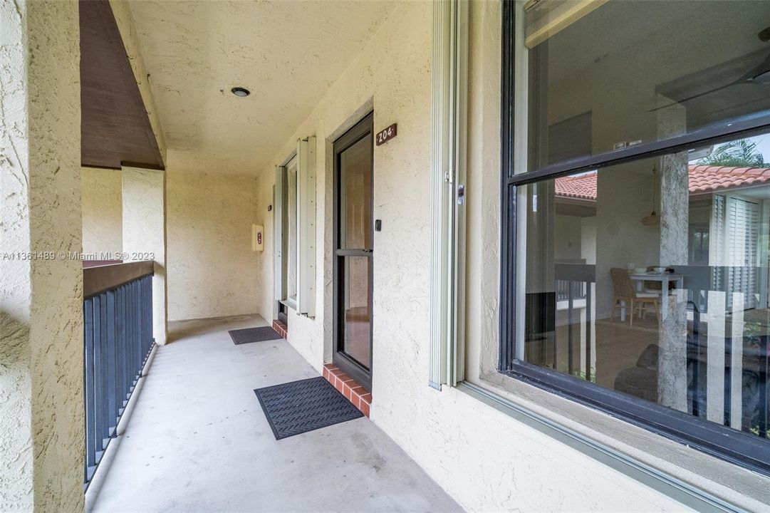 Recently Sold: $209,900 (1 beds, 1 baths, 697 Square Feet)