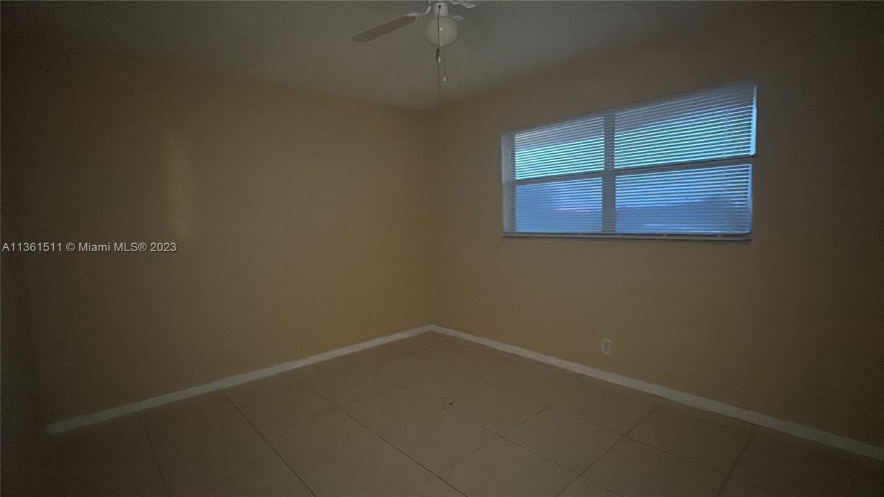For Rent: $1,900 (2 beds, 2 baths, 992 Square Feet)