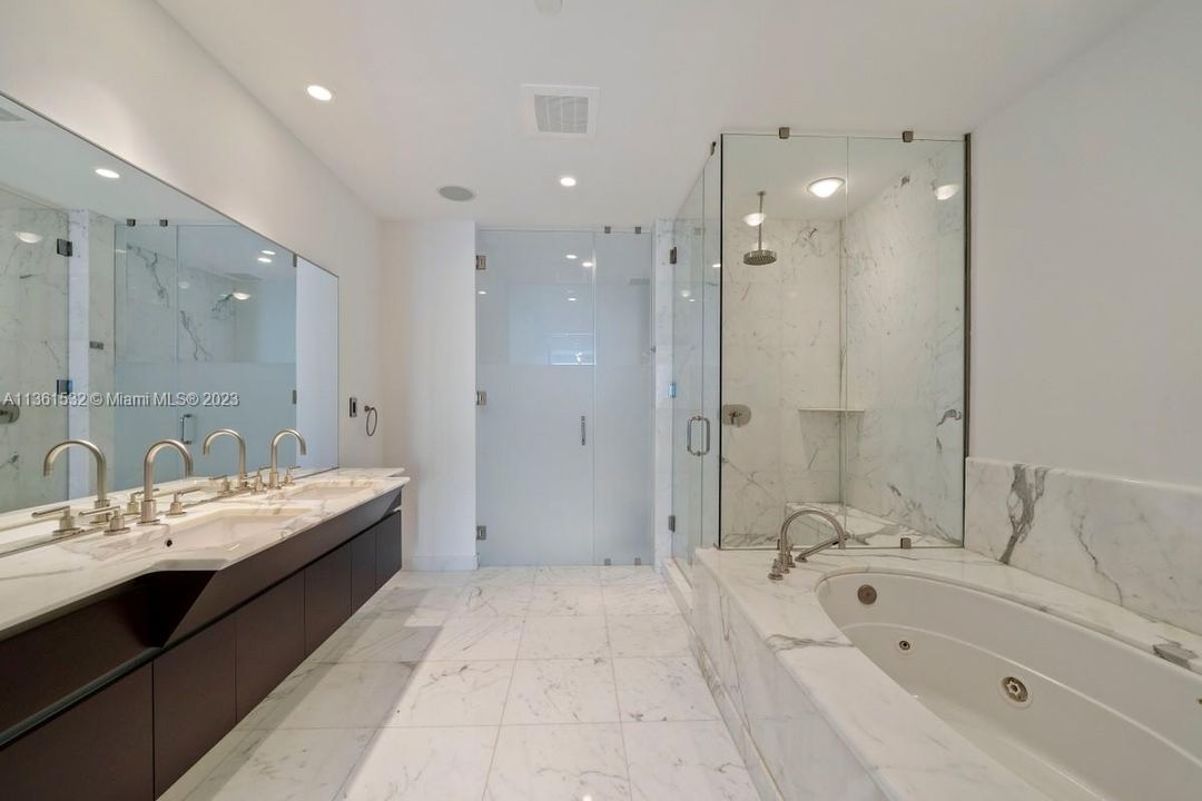 最近租的: $10,000 (2 贝兹, 2 浴室, 1756 平方英尺)