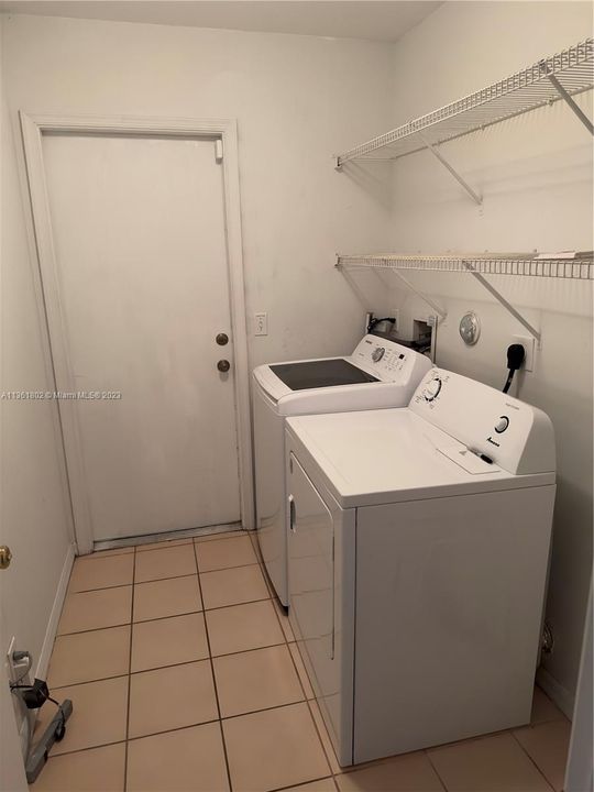Recently Rented: $3,800 (3 beds, 2 baths, 1927 Square Feet)