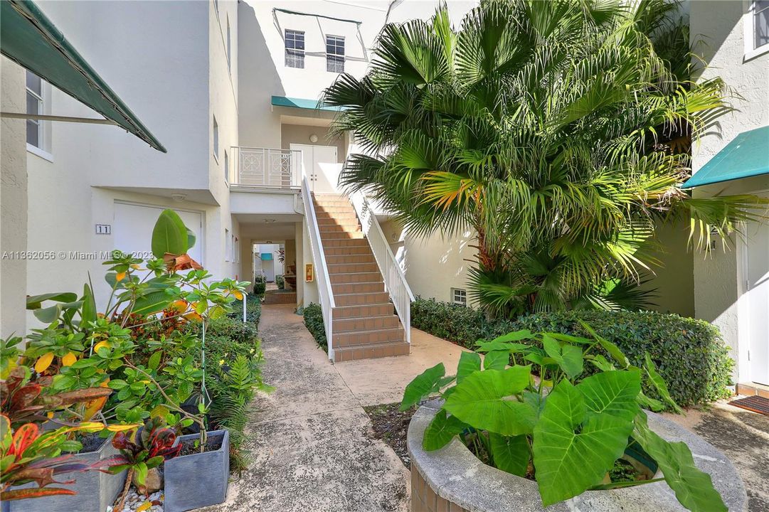 Vendido Recientemente: $550,000 (2 camas, 2 baños, 1550 Pies cuadrados)