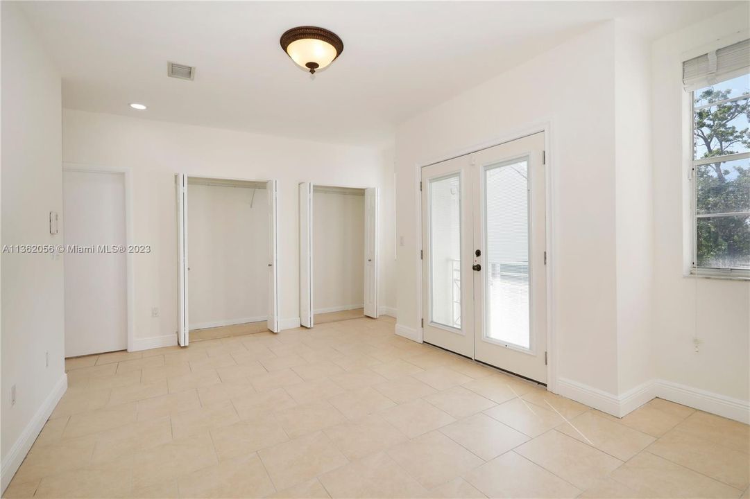 Vendido Recientemente: $550,000 (2 camas, 2 baños, 1550 Pies cuadrados)