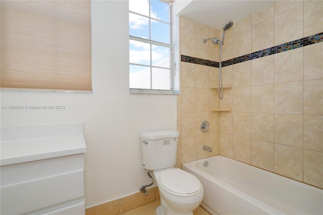 Vendido Recientemente: $550,000 (2 camas, 2 baños, 1550 Pies cuadrados)