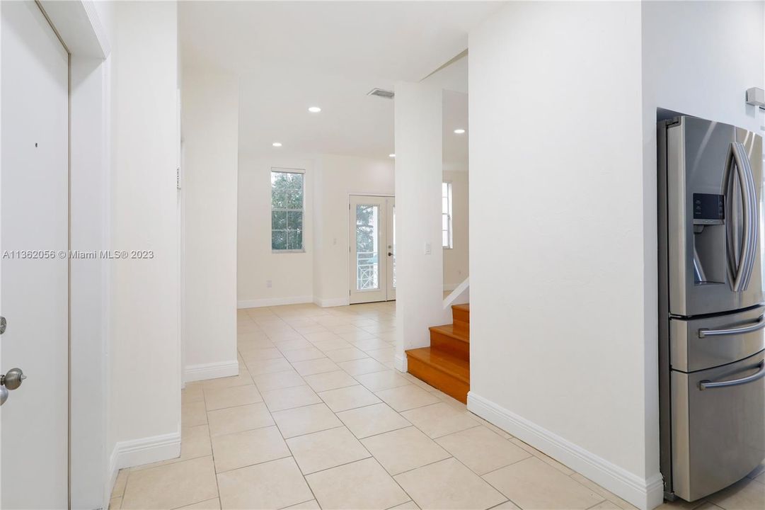 Vendido Recientemente: $550,000 (2 camas, 2 baños, 1550 Pies cuadrados)