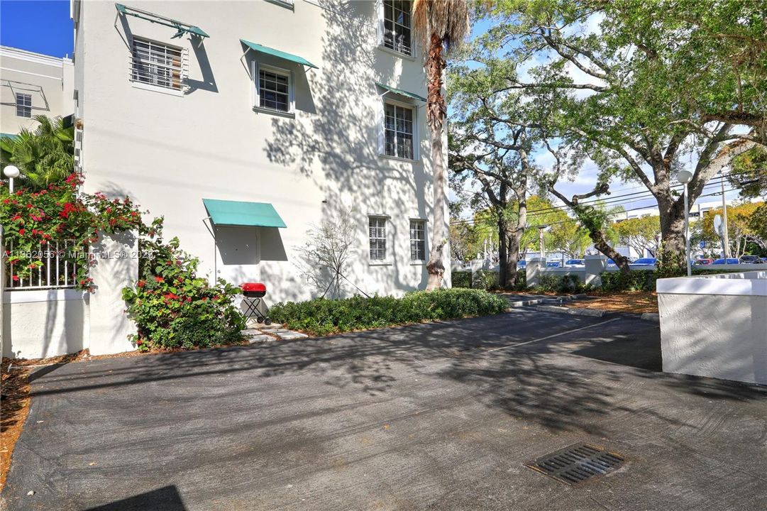 Vendido Recientemente: $550,000 (2 camas, 2 baños, 1550 Pies cuadrados)