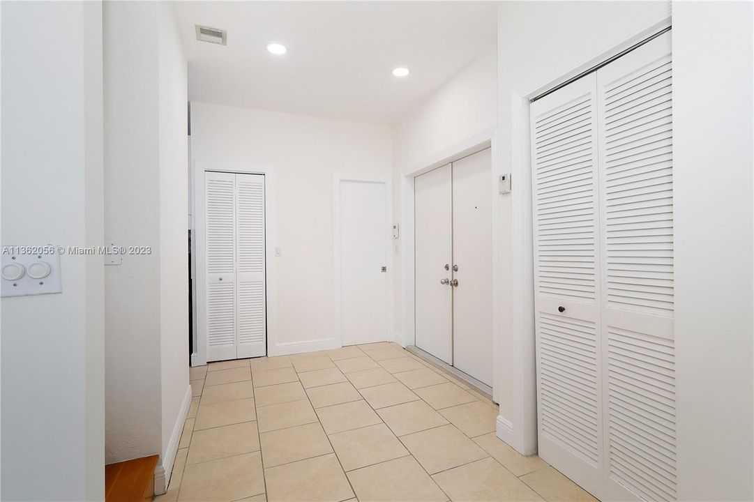 Vendido Recientemente: $550,000 (2 camas, 2 baños, 1550 Pies cuadrados)