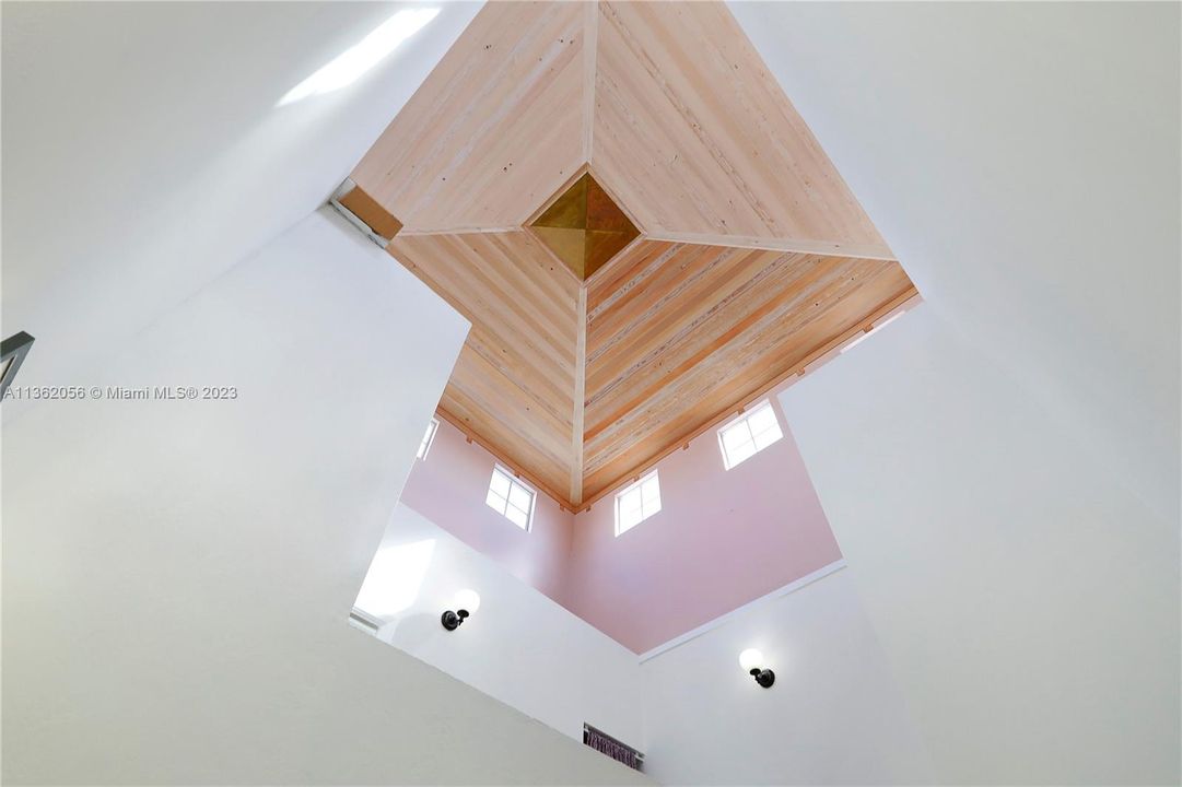 Vendido Recientemente: $550,000 (2 camas, 2 baños, 1550 Pies cuadrados)