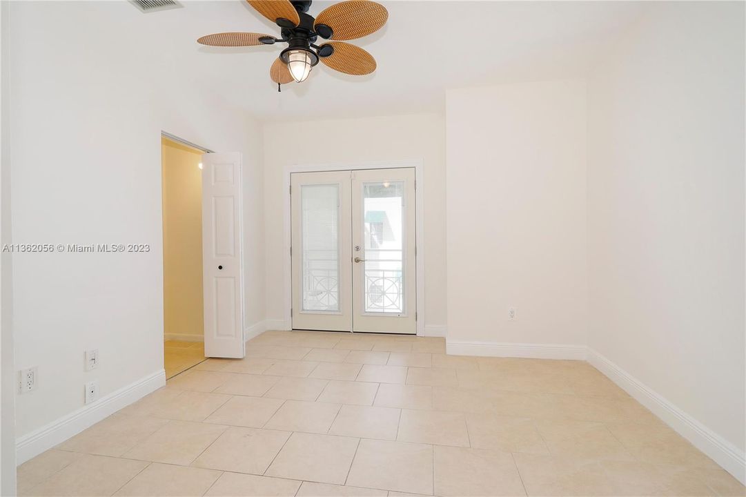 Vendido Recientemente: $550,000 (2 camas, 2 baños, 1550 Pies cuadrados)