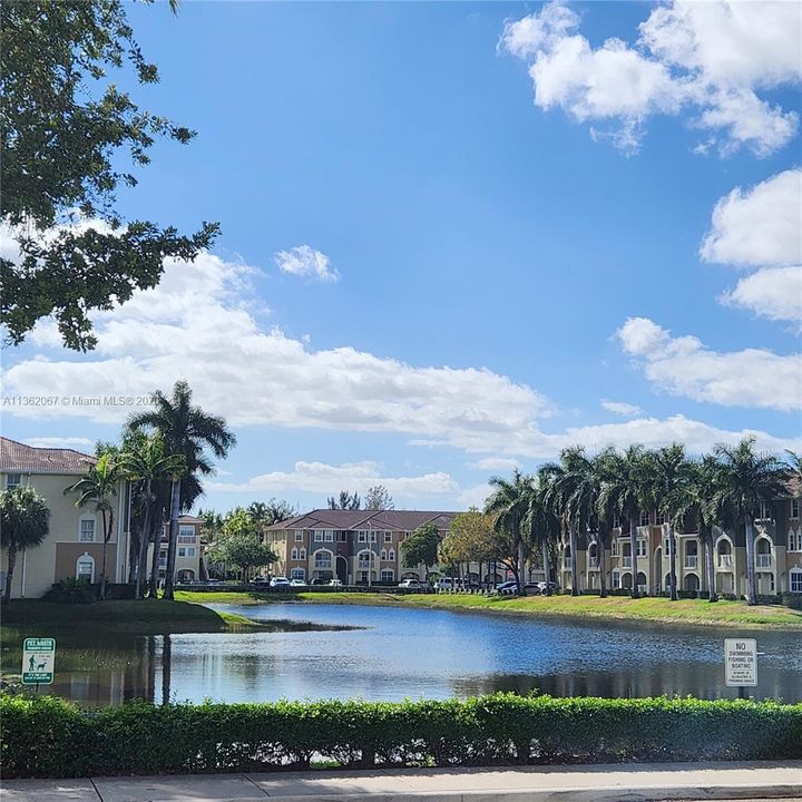 Recently Sold: $398,000 (3 beds, 2 baths, 1284 Square Feet)