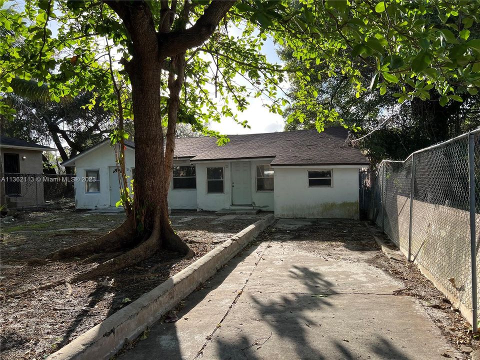 Vendido Recientemente: $309,900 (0.12 acres)