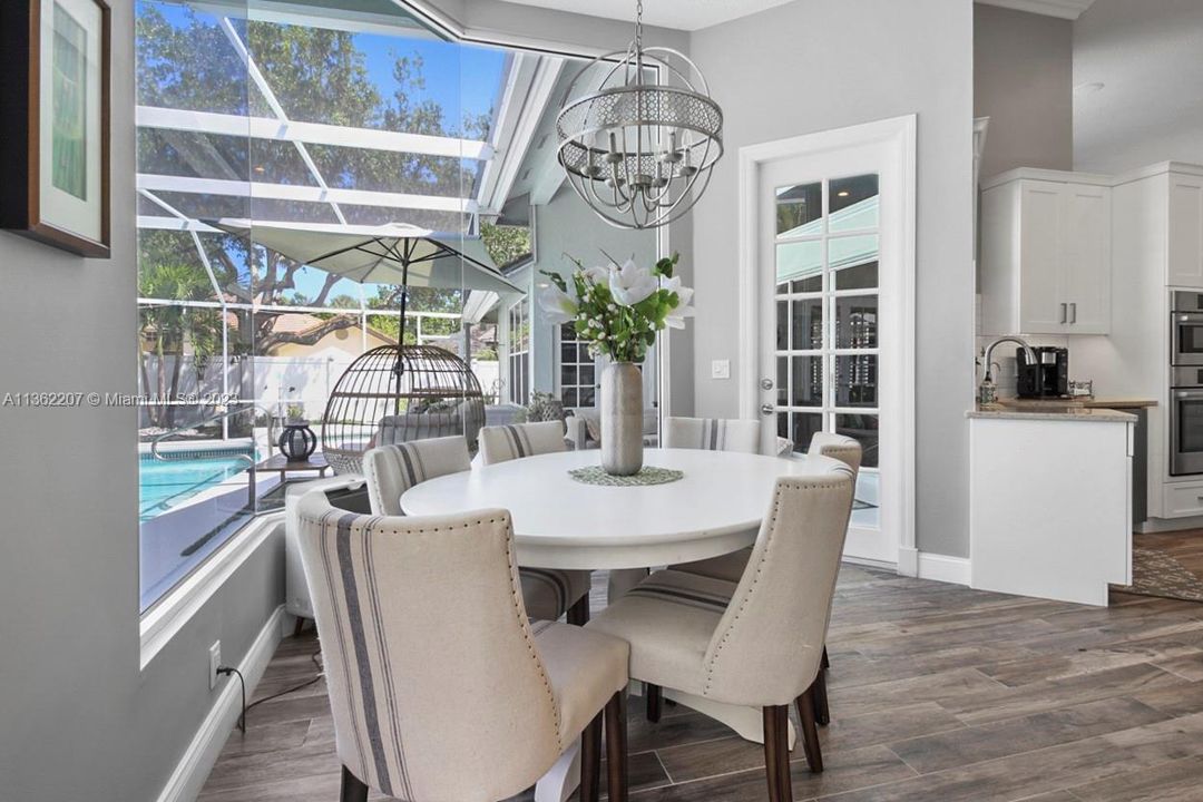 Recently Sold: $1,095,000 (3 beds, 2 baths, 2523 Square Feet)