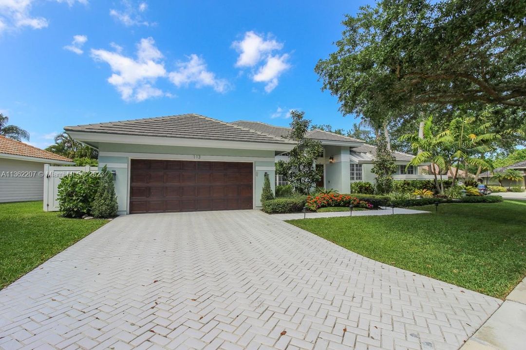 Recently Sold: $1,095,000 (3 beds, 2 baths, 2523 Square Feet)