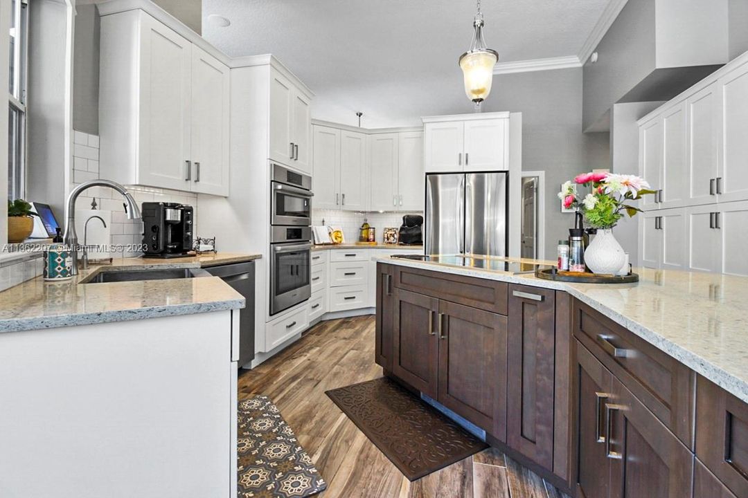 Recently Sold: $1,095,000 (3 beds, 2 baths, 2523 Square Feet)