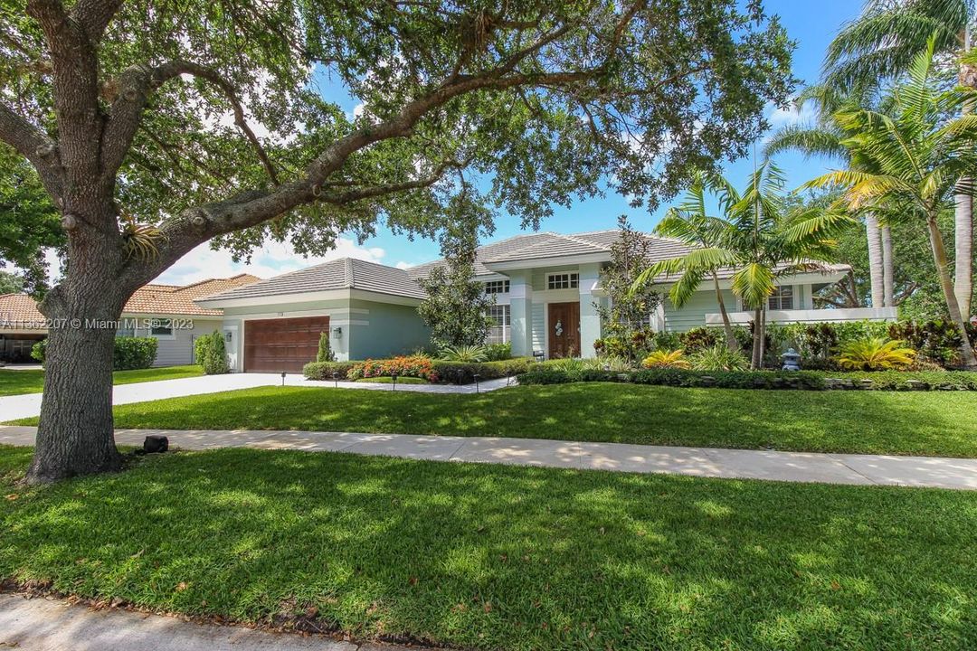 Recently Sold: $1,095,000 (3 beds, 2 baths, 2523 Square Feet)