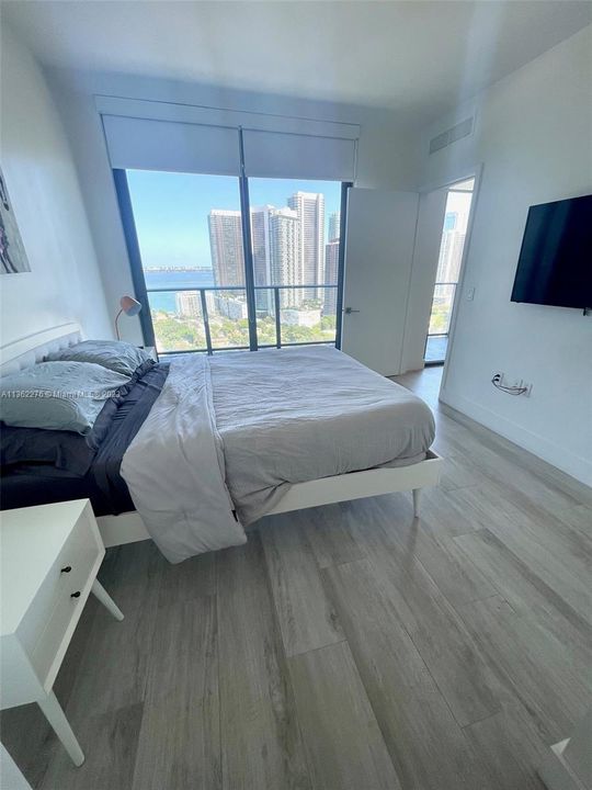 Recently Sold: $569,000 (1 beds, 1 baths, 713 Square Feet)