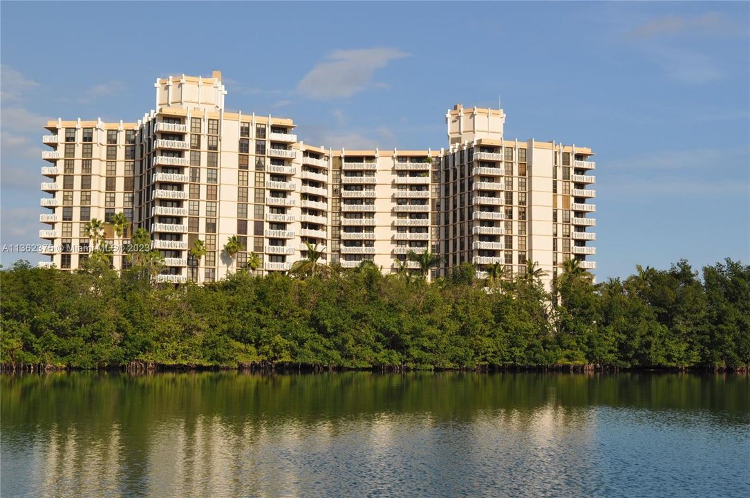 Recently Sold: $1,200,000 (2 beds, 2 baths, 1782 Square Feet)