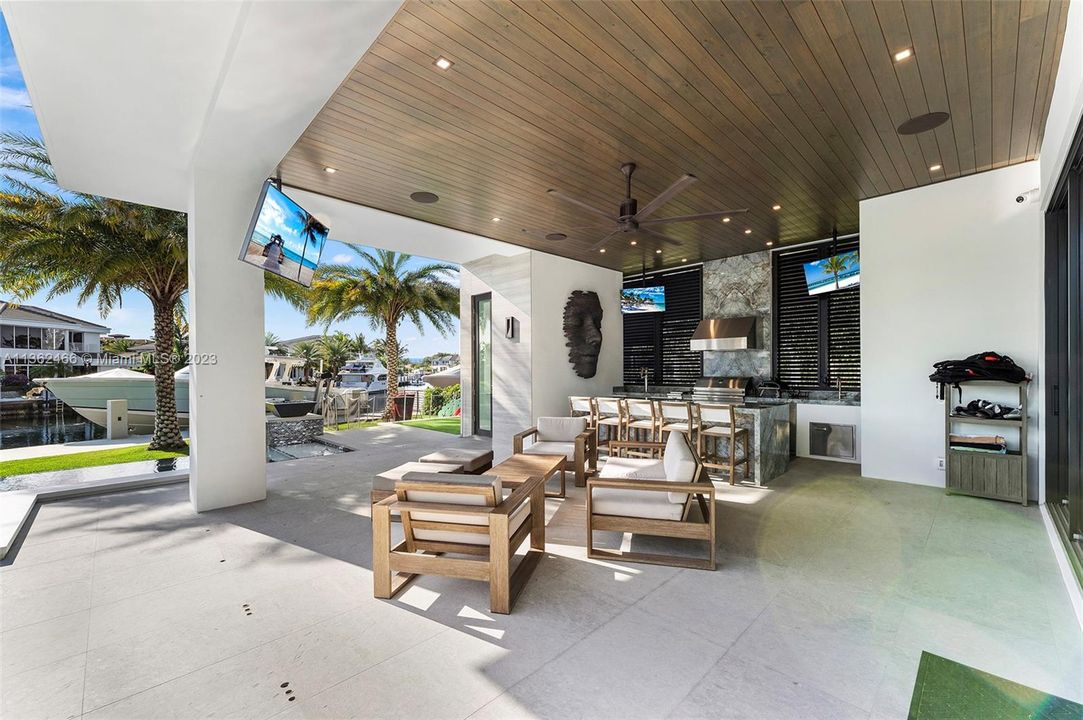 Recently Sold: $11,500,000 (5 beds, 5 baths, 7725 Square Feet)