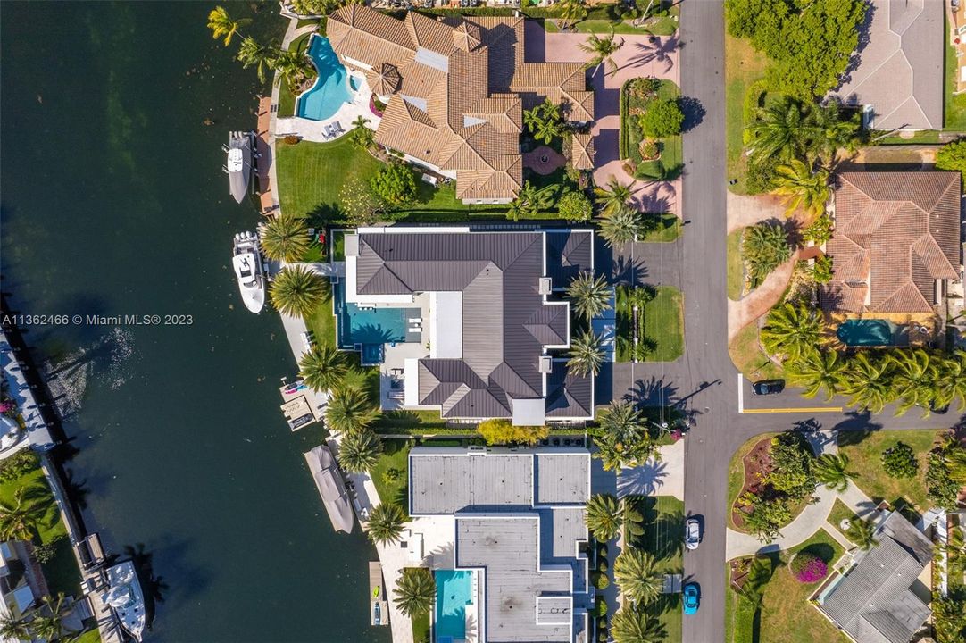 Recently Sold: $11,500,000 (5 beds, 5 baths, 7725 Square Feet)