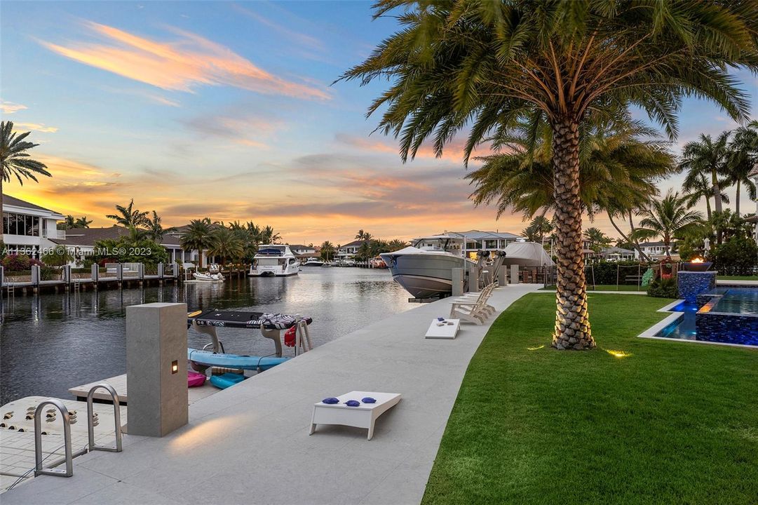 Recently Sold: $11,500,000 (5 beds, 5 baths, 7725 Square Feet)