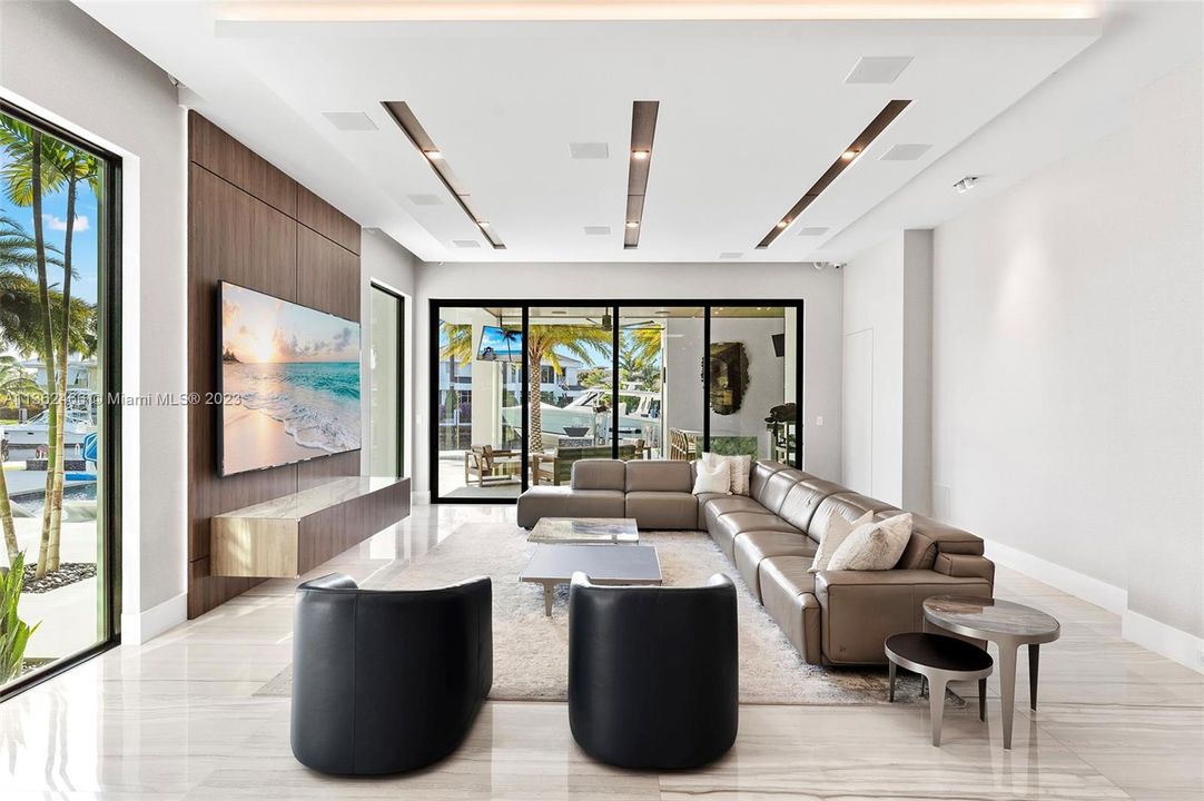 Recently Sold: $11,500,000 (5 beds, 5 baths, 7725 Square Feet)