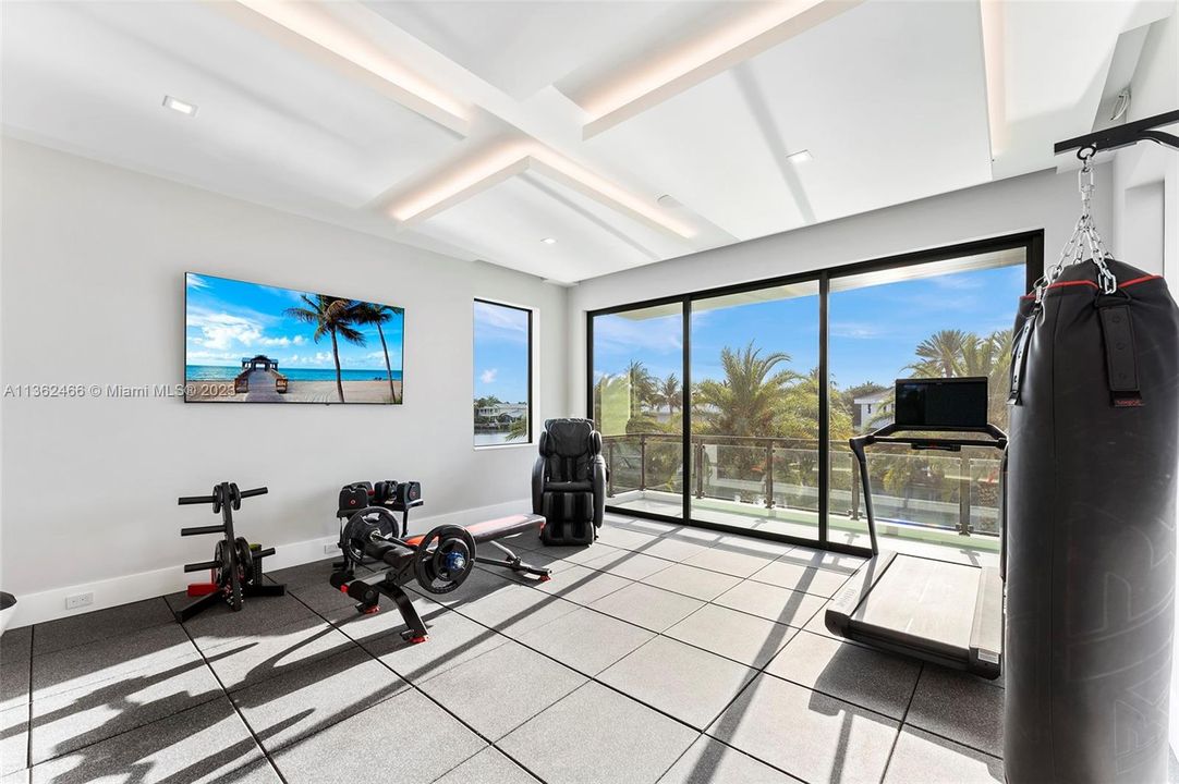 Recently Sold: $11,500,000 (5 beds, 5 baths, 7725 Square Feet)